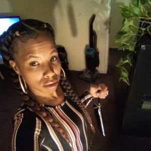 Meet your Posher, Monique